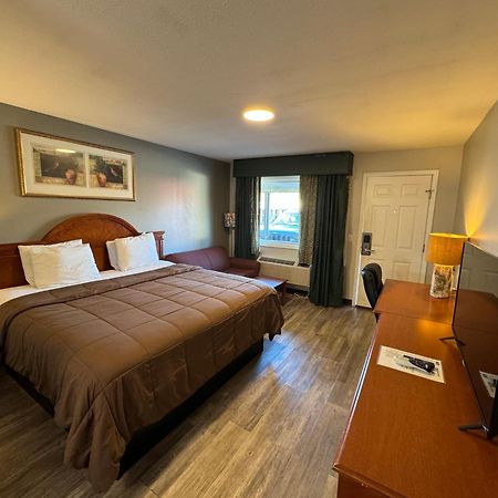 Ozark Inn & Suites Экстерьер фото