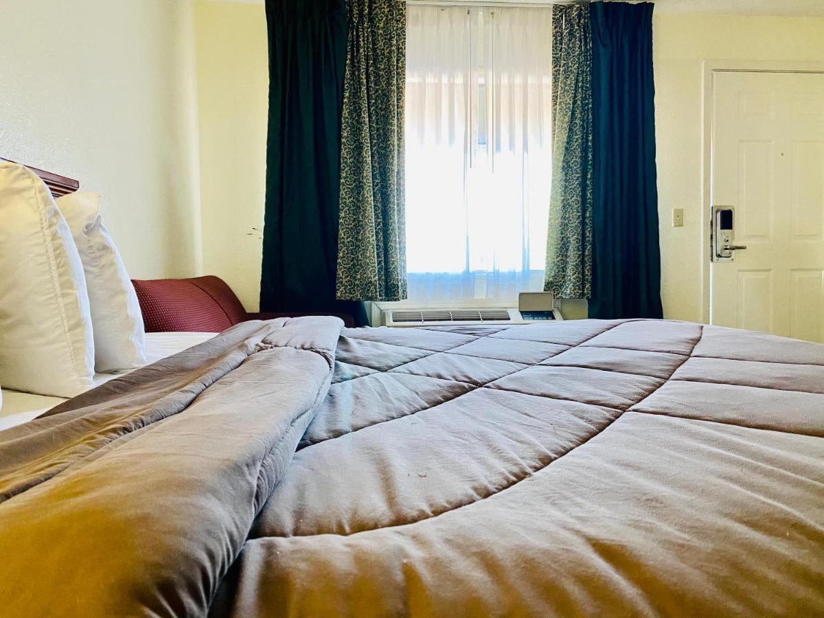 Ozark Inn & Suites Экстерьер фото