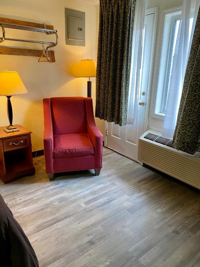 Ozark Inn & Suites Экстерьер фото