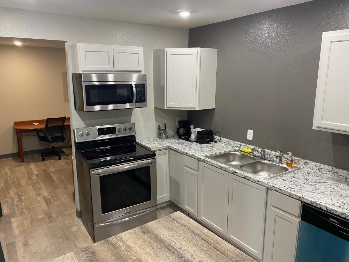 Ozark Inn & Suites Экстерьер фото