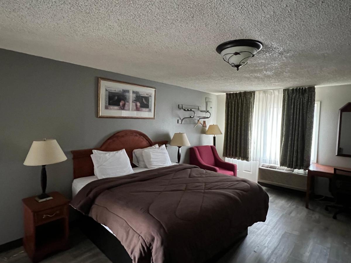 Ozark Inn & Suites Экстерьер фото