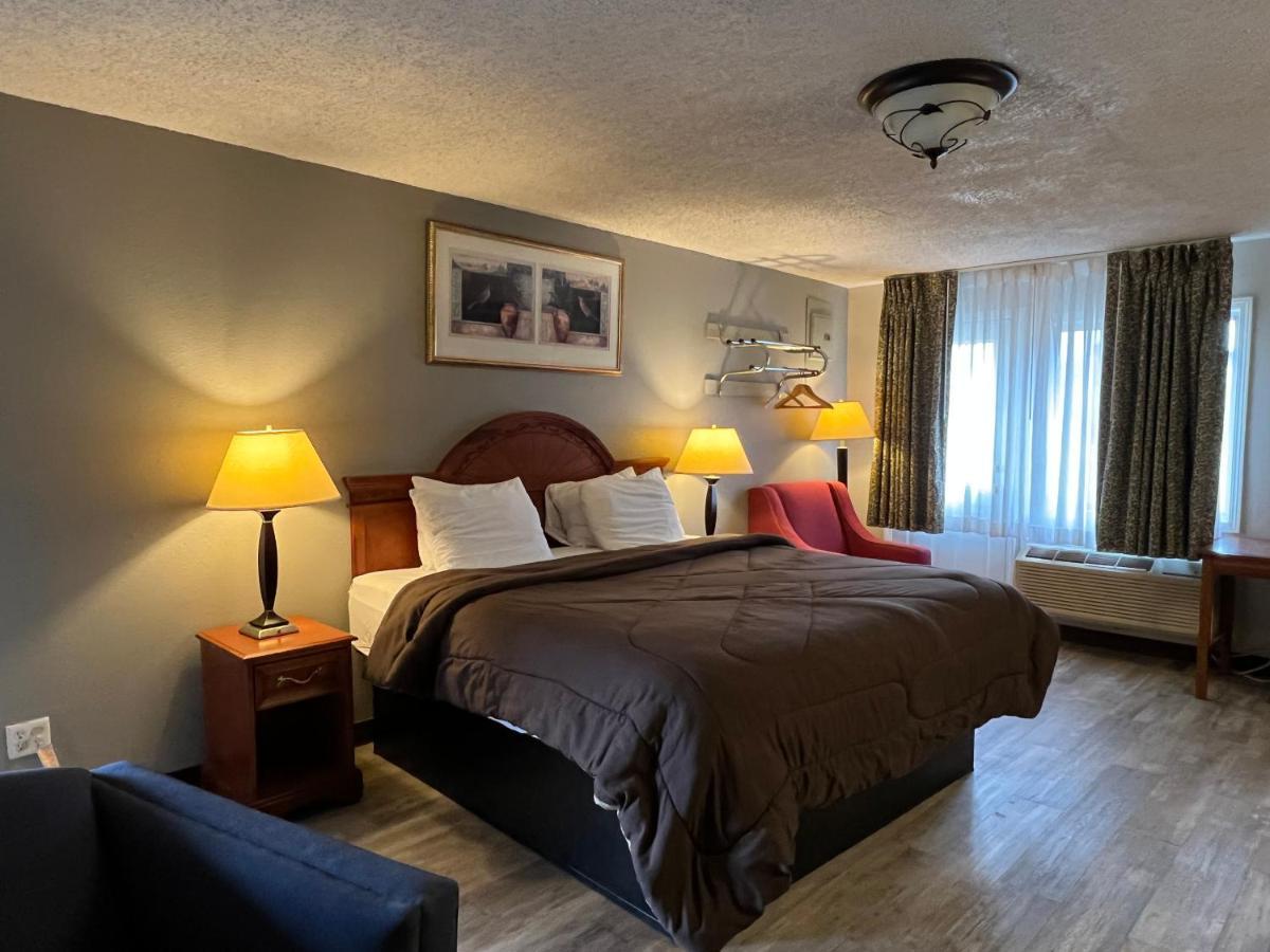 Ozark Inn & Suites Экстерьер фото