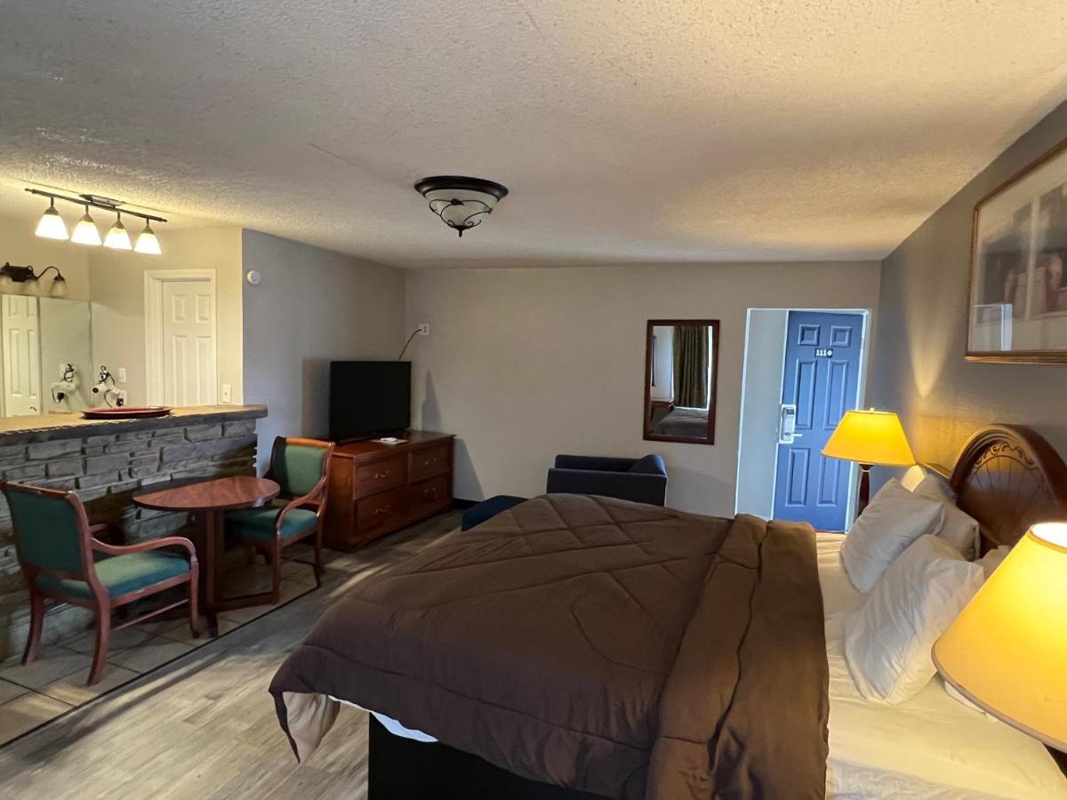Ozark Inn & Suites Экстерьер фото