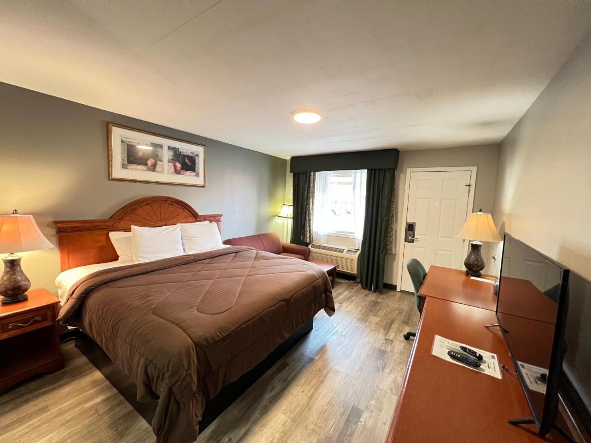 Ozark Inn & Suites Экстерьер фото