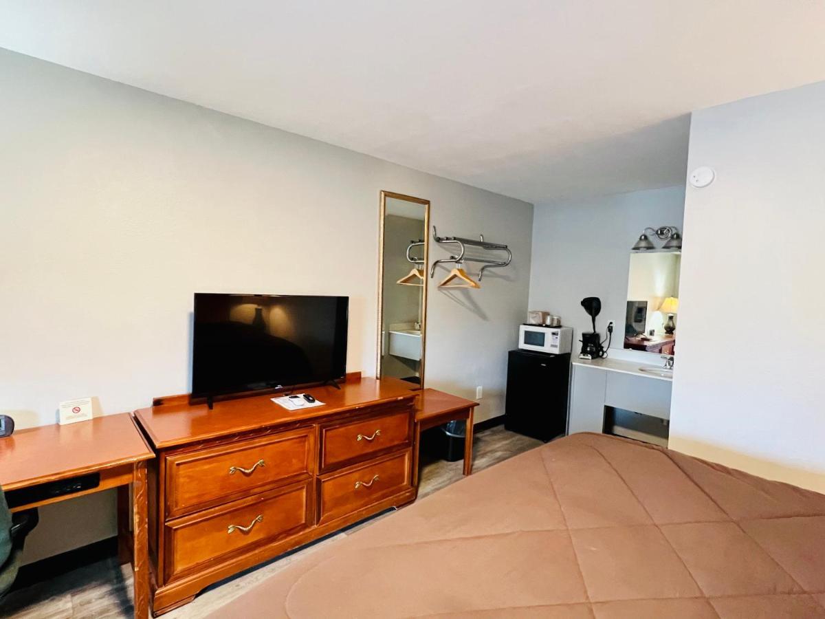 Ozark Inn & Suites Экстерьер фото
