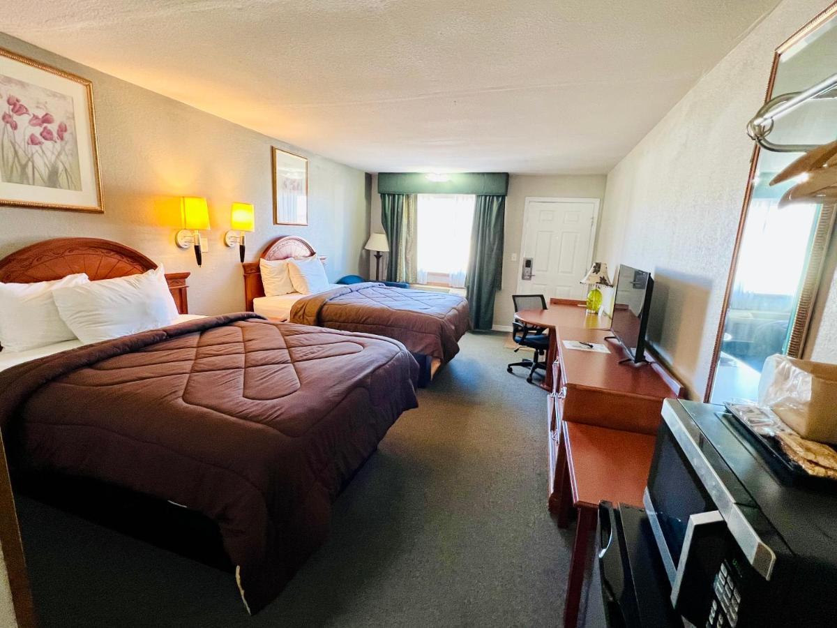 Ozark Inn & Suites Экстерьер фото