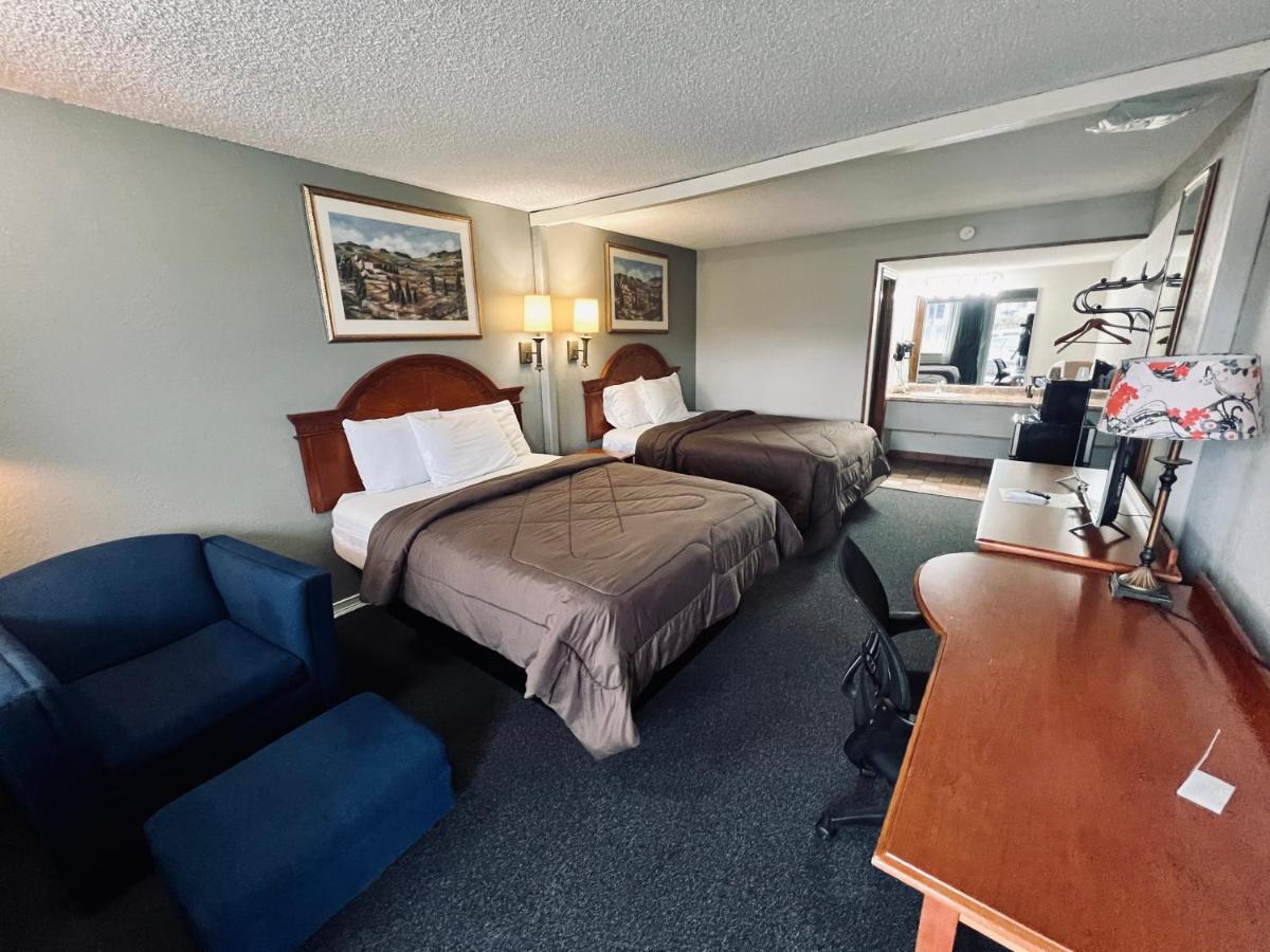 Ozark Inn & Suites Экстерьер фото