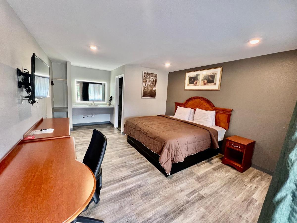 Ozark Inn & Suites Экстерьер фото