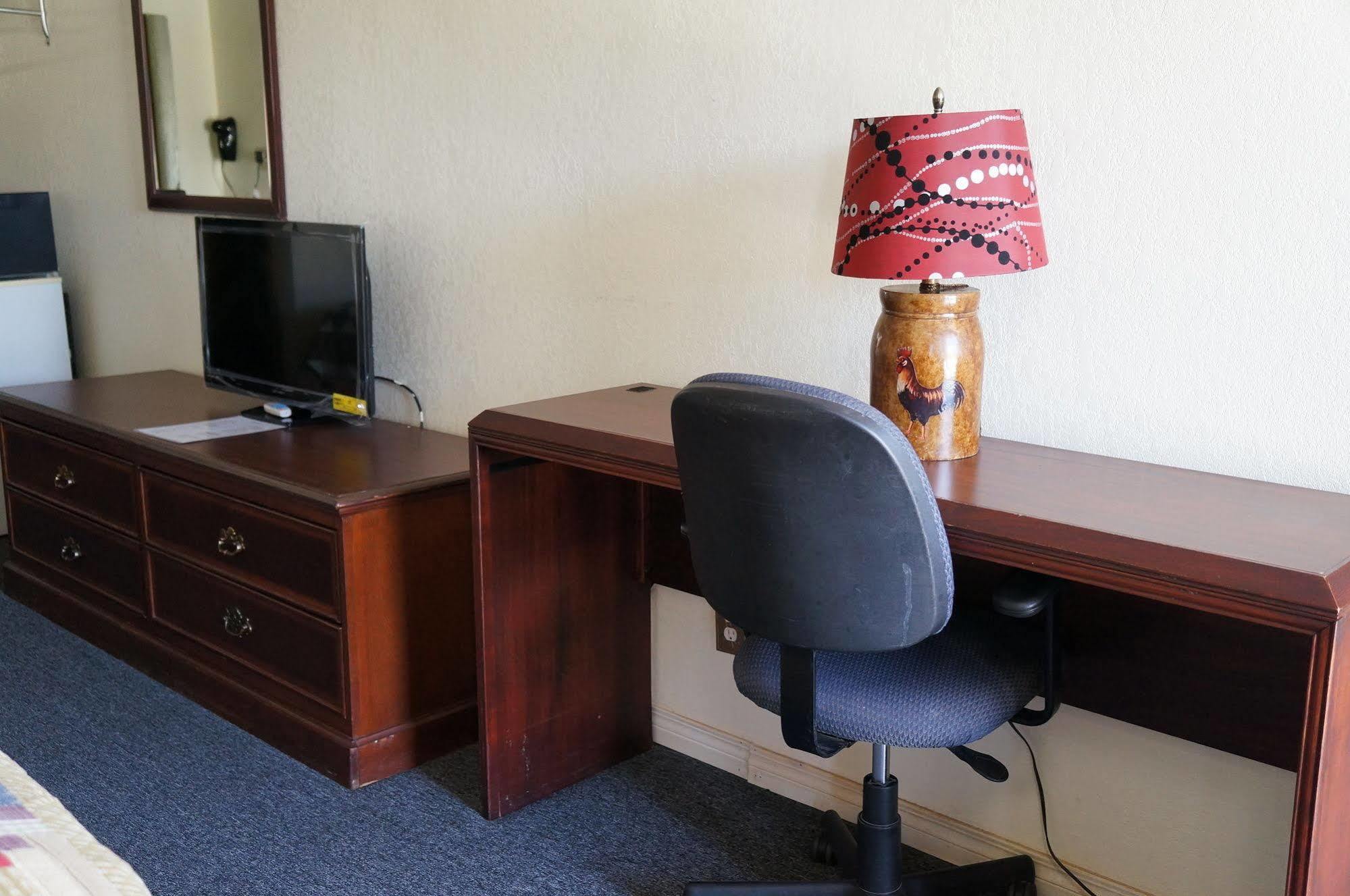 Ozark Inn & Suites Экстерьер фото