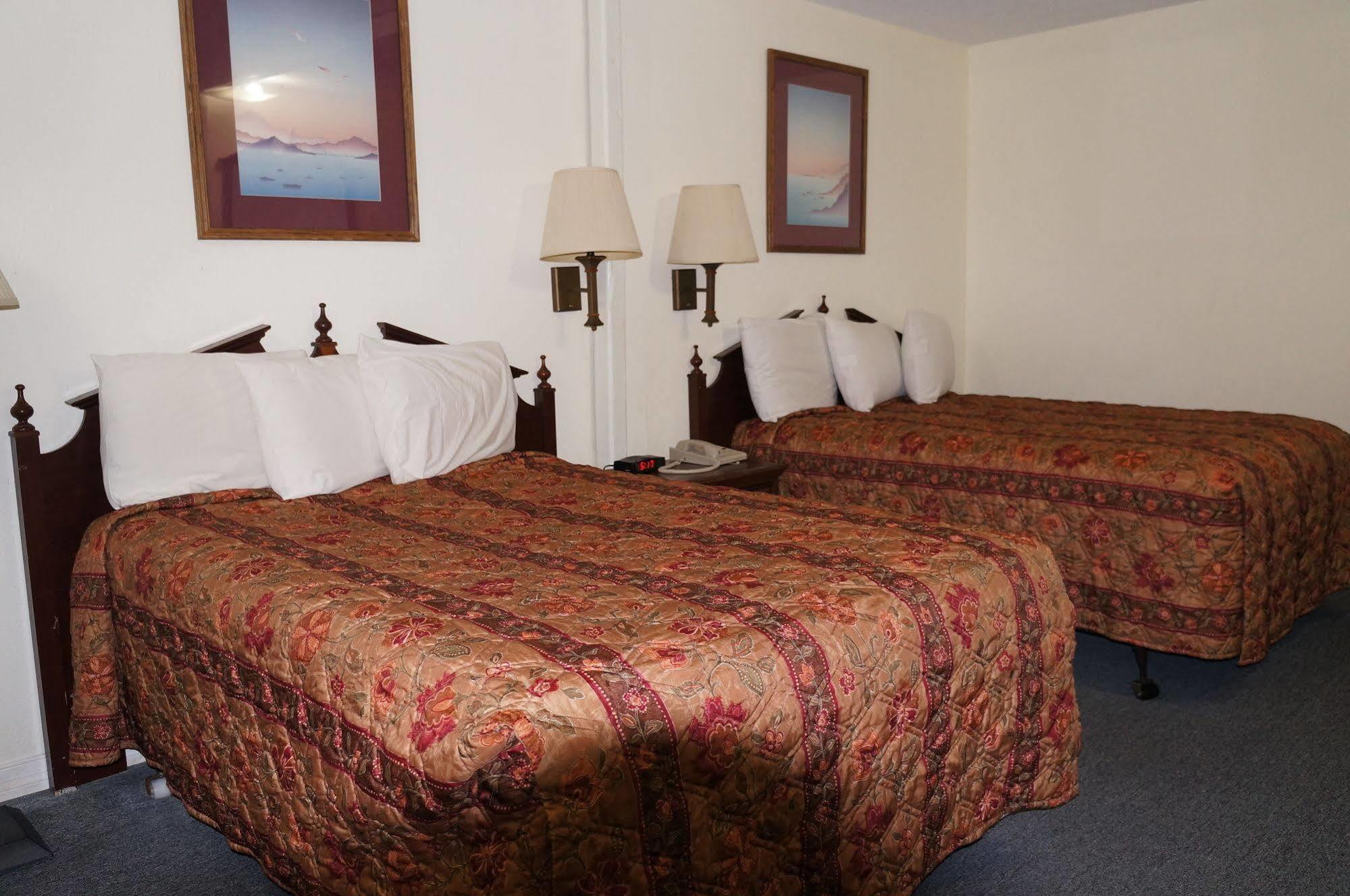 Ozark Inn & Suites Экстерьер фото