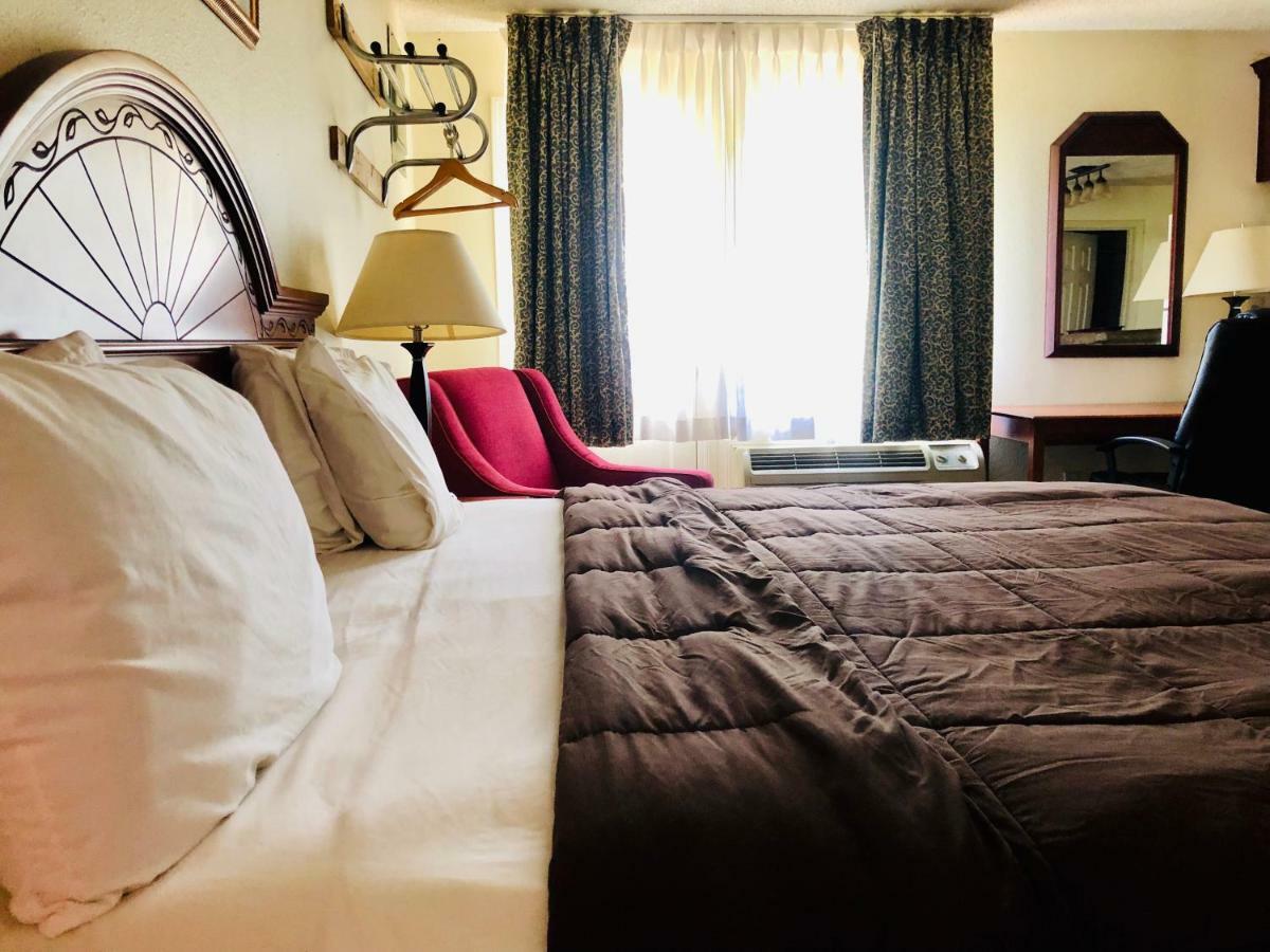 Ozark Inn & Suites Экстерьер фото