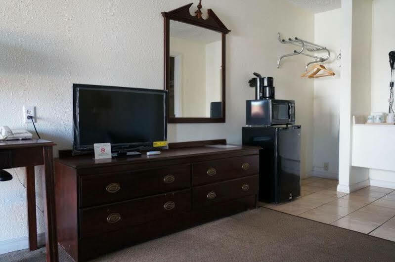 Ozark Inn & Suites Экстерьер фото