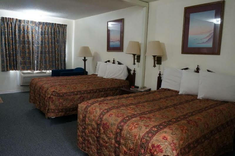 Ozark Inn & Suites Экстерьер фото